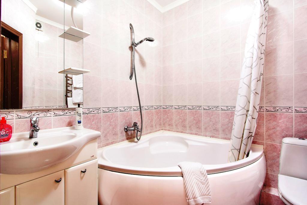Apartment In Complex Korona On Knyazhyi Zaton 21 基輔 客房 照片