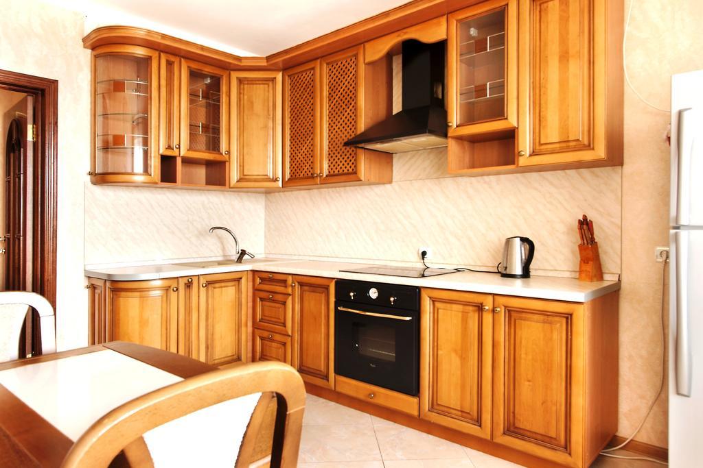 Apartment In Complex Korona On Knyazhyi Zaton 21 基輔 客房 照片